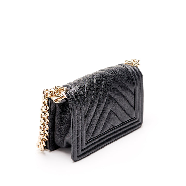 ショルダーバッグ・ポシェット × ヴィンテージ(中古) Chanel Chevron Boy Bag Small Buy Chanel Boy Bag Small in Chevron Quilted Calfskin Black